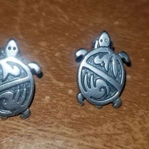 Silver turtle earings